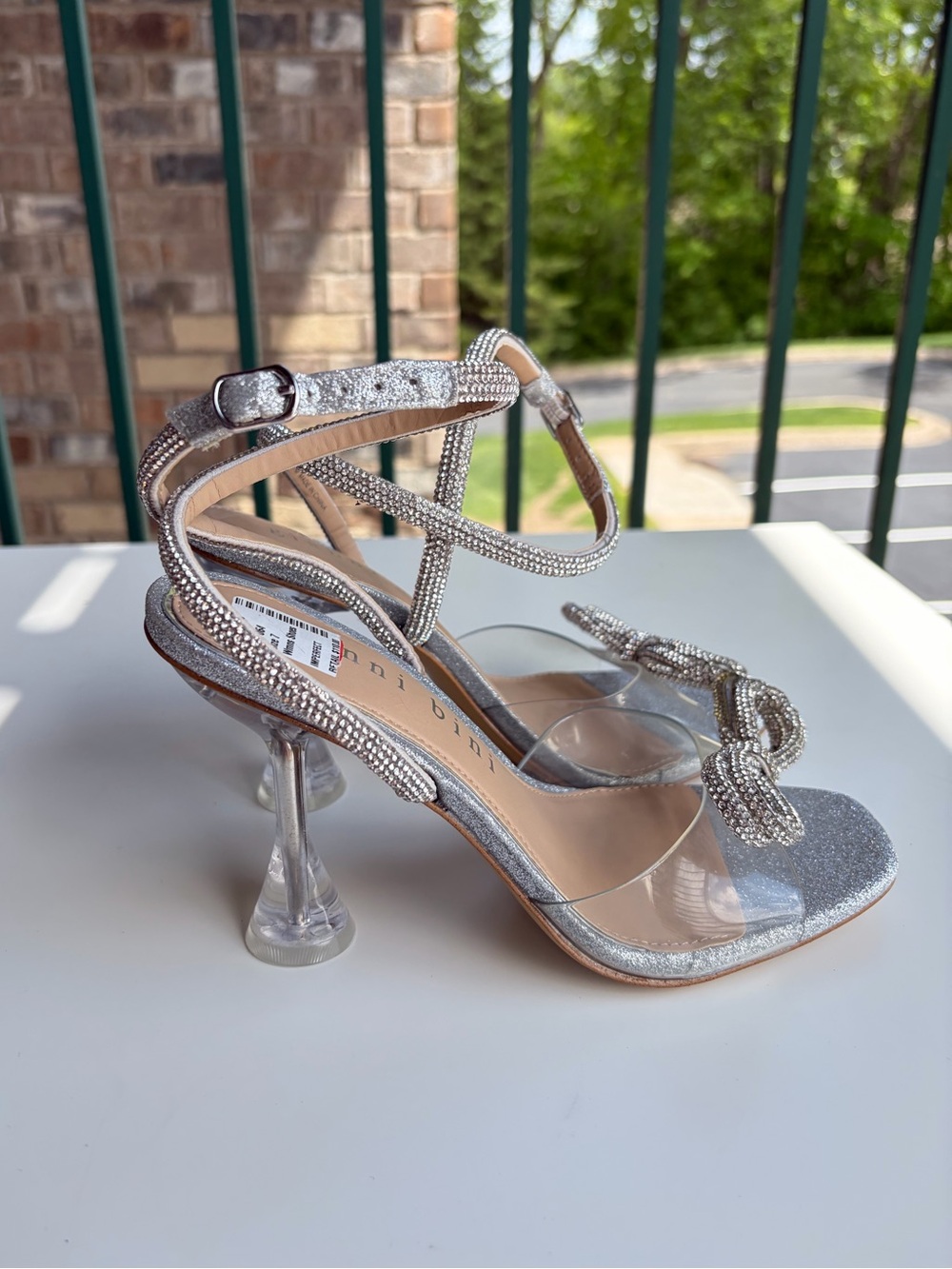 🆕🪩 Gianni Bini Rhinestone Bow Clear Heel Sandals Silver Glitter Size 7 Party - Picture 7 of 17